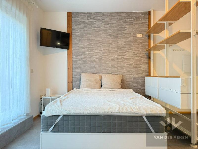 INSTAPKLARE GEMEUBELDE STUDIO MET TERRAS! - foto 4