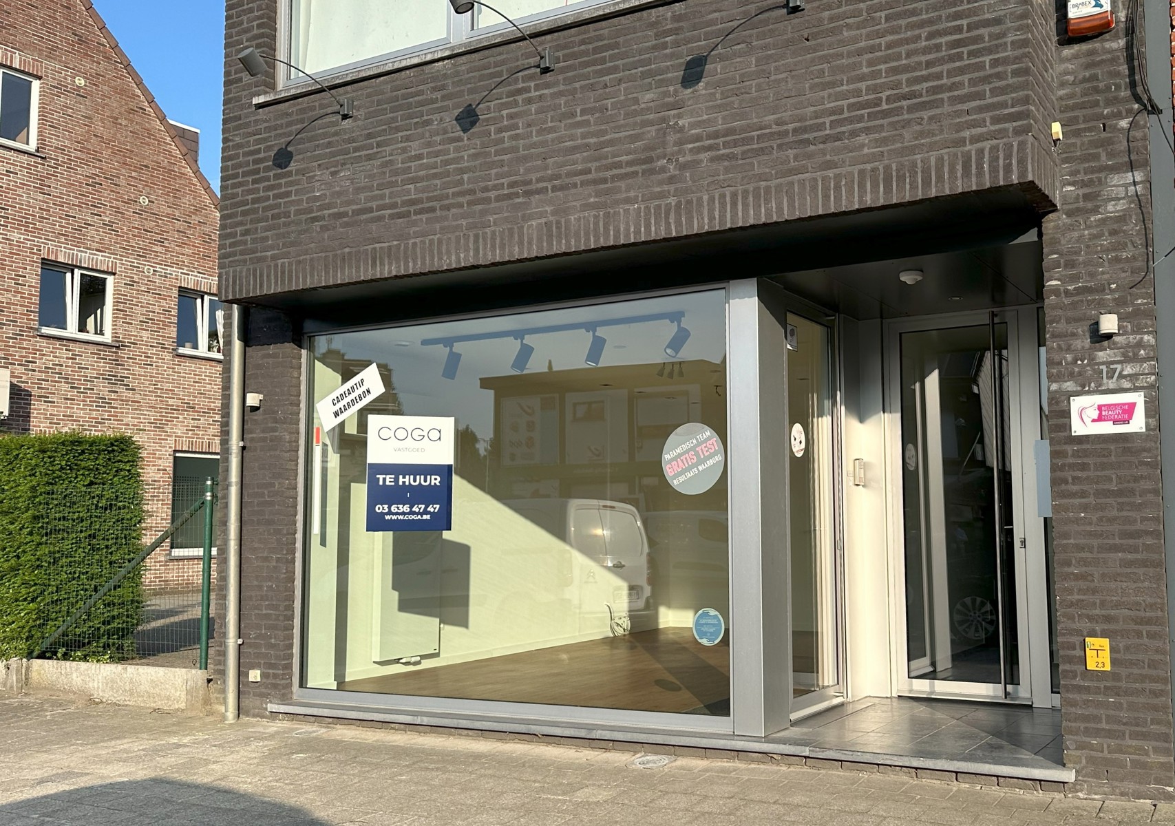 Charmant handelspand met tuin in hartje Sint-Job. - foto 1