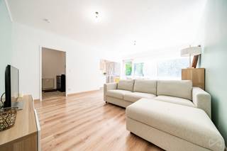 We Invest is pleased to present this superb two-bedroom flat in immaculate condition, situated in Nivelles.Located on the first floor of a...