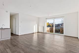 In een recent en kleinschalig appartementsgebouw uit 2016 bevindt zich dit energiezuinige appartement met twee slaapkamers, rustig gelegen...