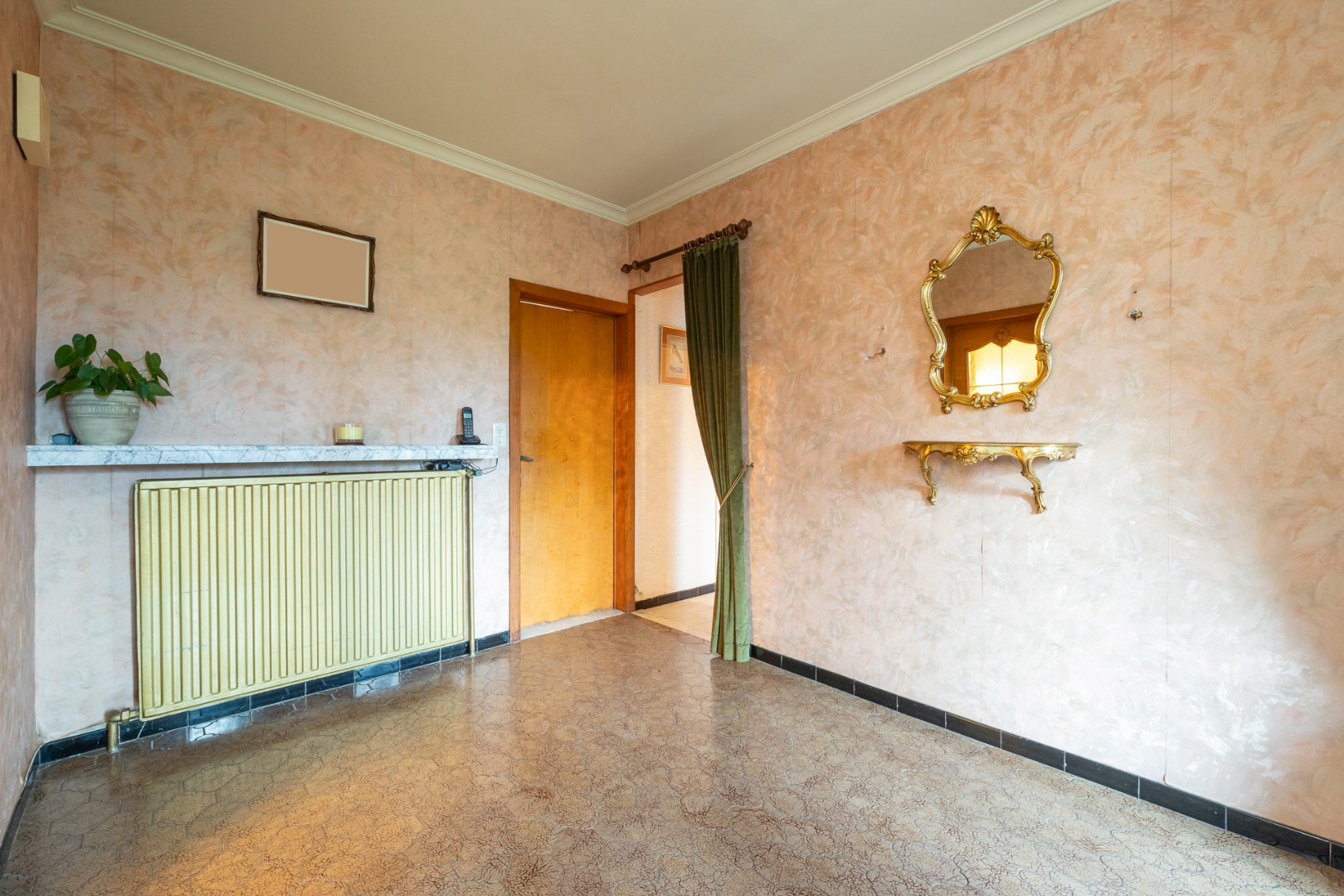 Unieke eigendom op 13.183 m² met te renoveren woning en vergunde stallingen - foto 4