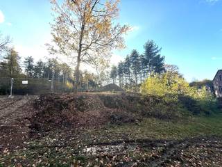 Deze bouwgrond voor open bebouwing bevindt zich in een landelijke omgeving en heeft een perceeloppervlakte van 1.384 m². De grond maakt deel uit...