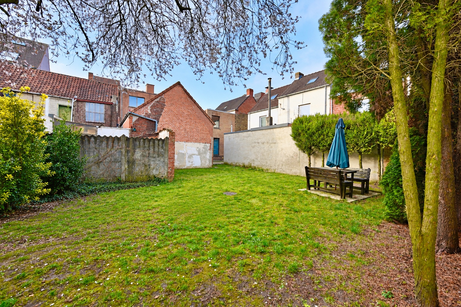 Appartementsgebouw met 2 winkels, 2 app, tuin en garage voor 539.000 EUR - foto 5