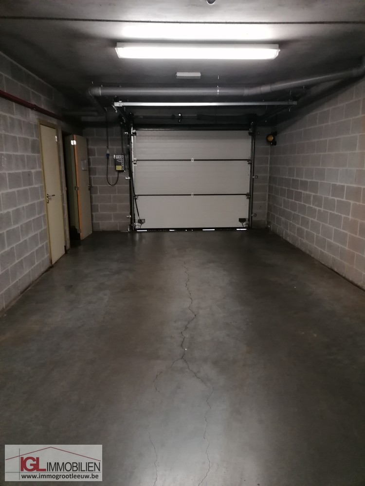 Emplacement dans un immeuble récent de 2009 à LOUER! - photo 4