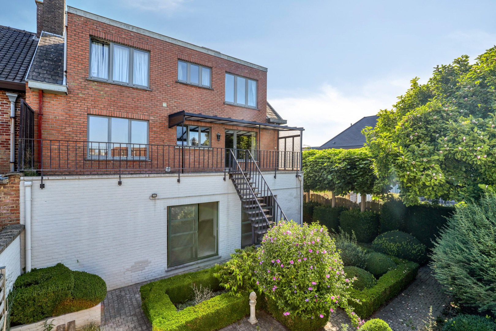 Grote gezinswoning met talrijke mogelijkheden en 4 garageboxen - foto 4