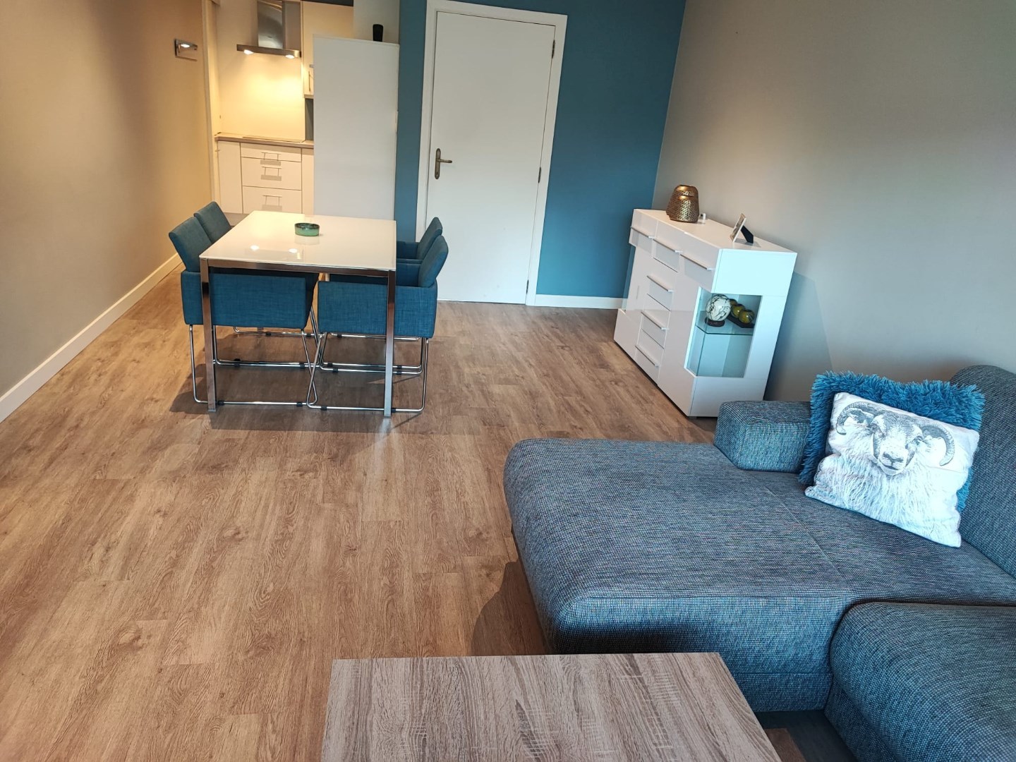 Rijwoning met 2 slpks op wandelafstand van het centrum van Meerhout met tuin en garage ! - foto 5