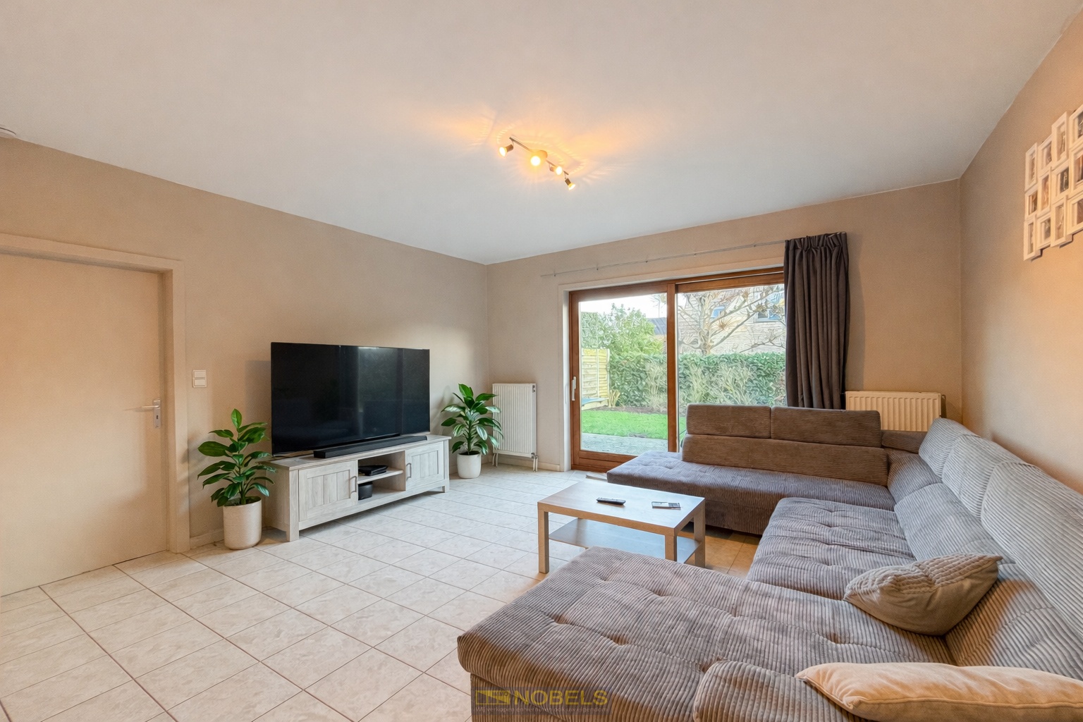 Te koop, Instapklare gezinswoning met garage en tuin op gunstige ligging te Kruishoutem! - foto 4