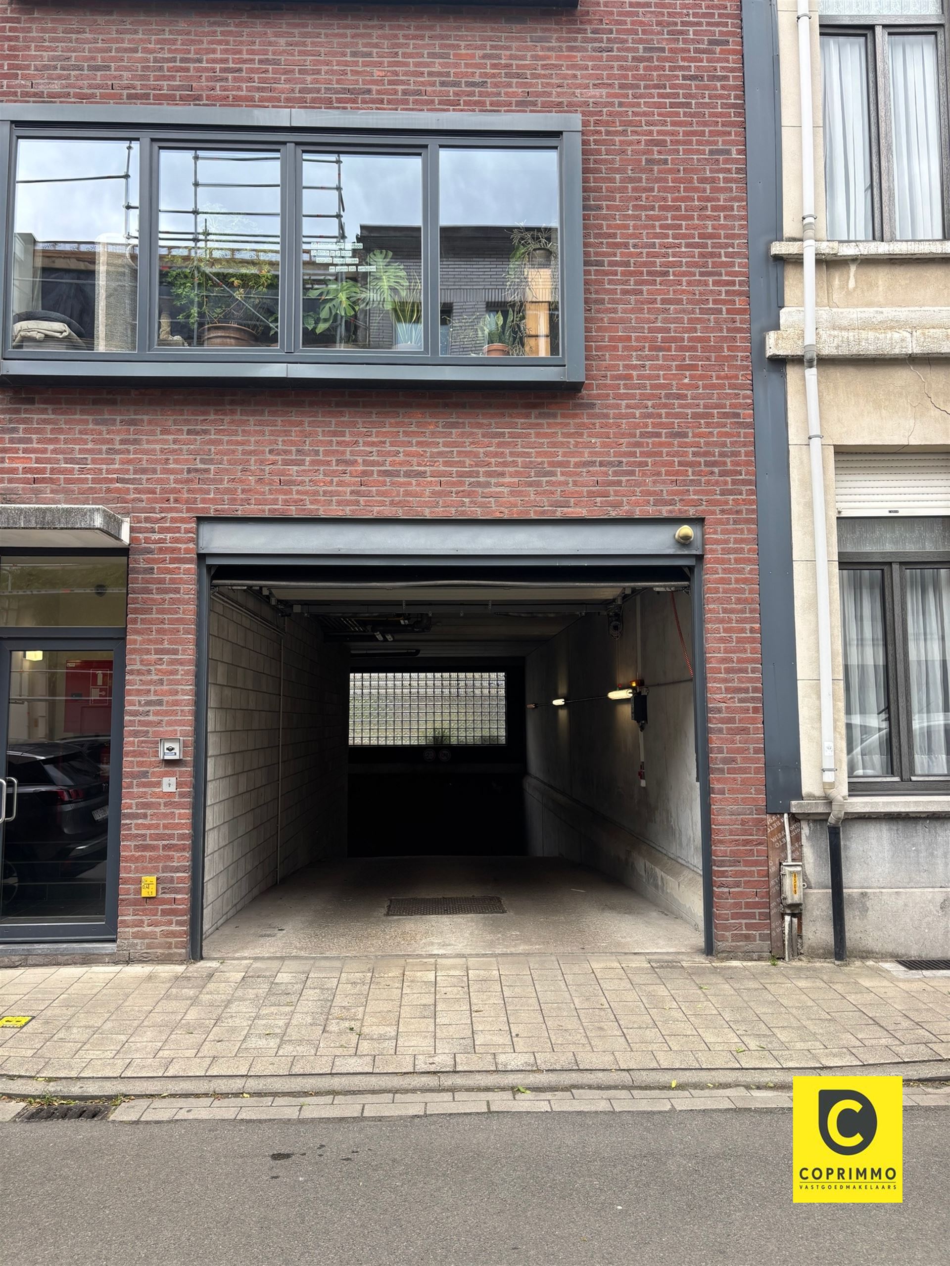 Ondergrondse autostaanplaats te koop! - foto 4