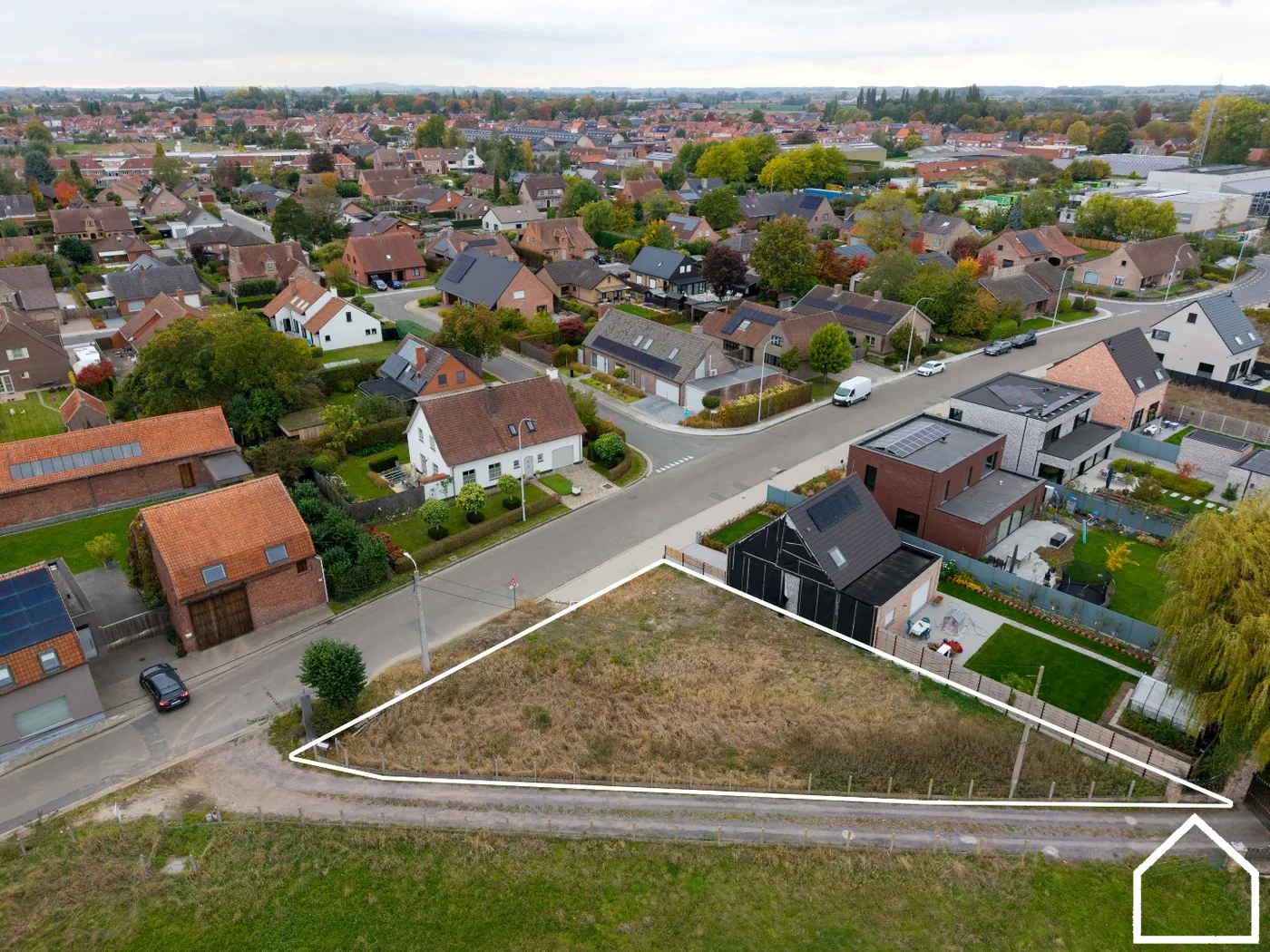 HALFOPEN NIEUWBOUWWONING MET 3 SLPKS OP 374M² - foto 3