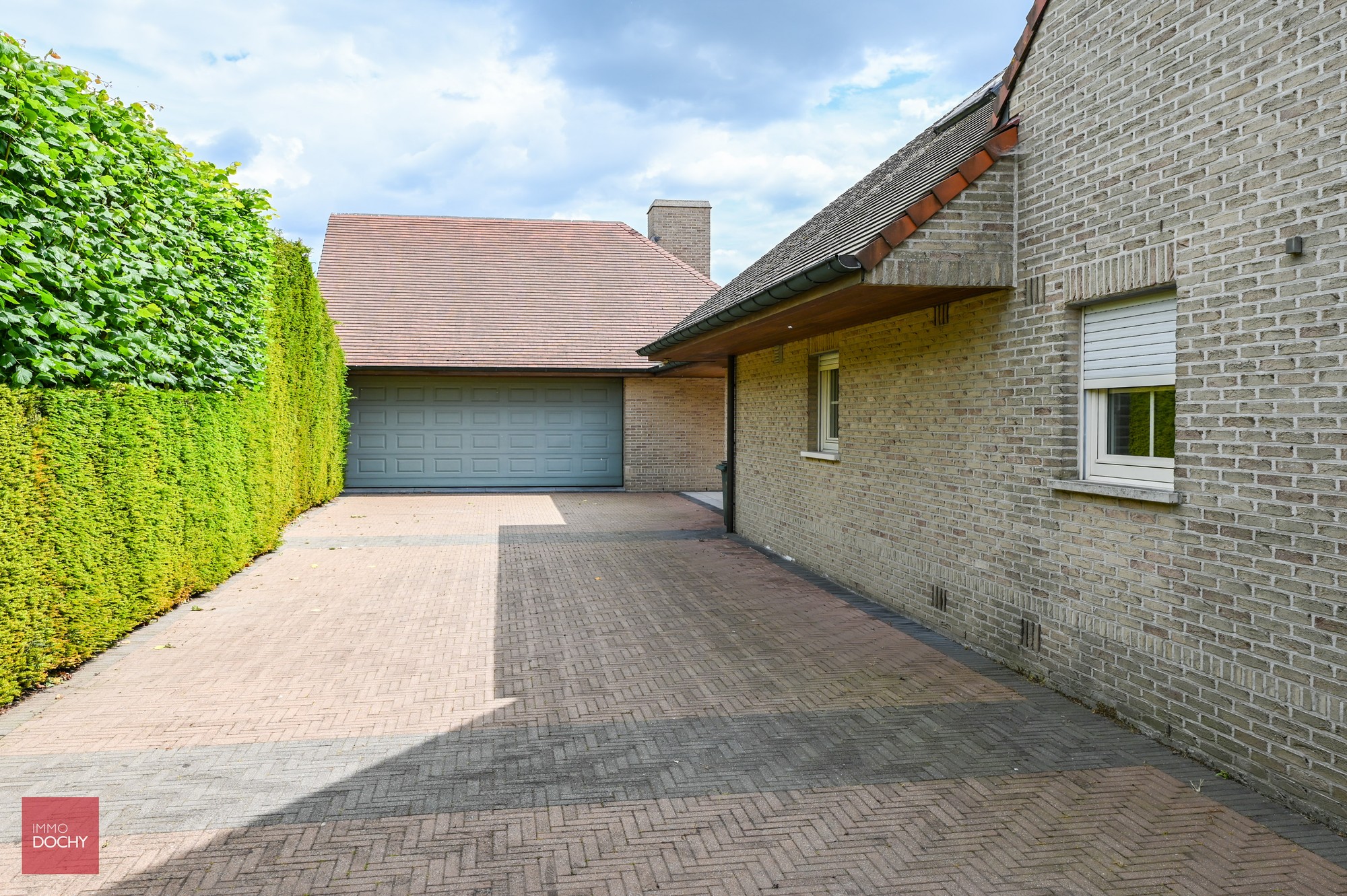 Standingvolle ruime villa met mooie materialen afgewerkt op goede ligging. - foto 5