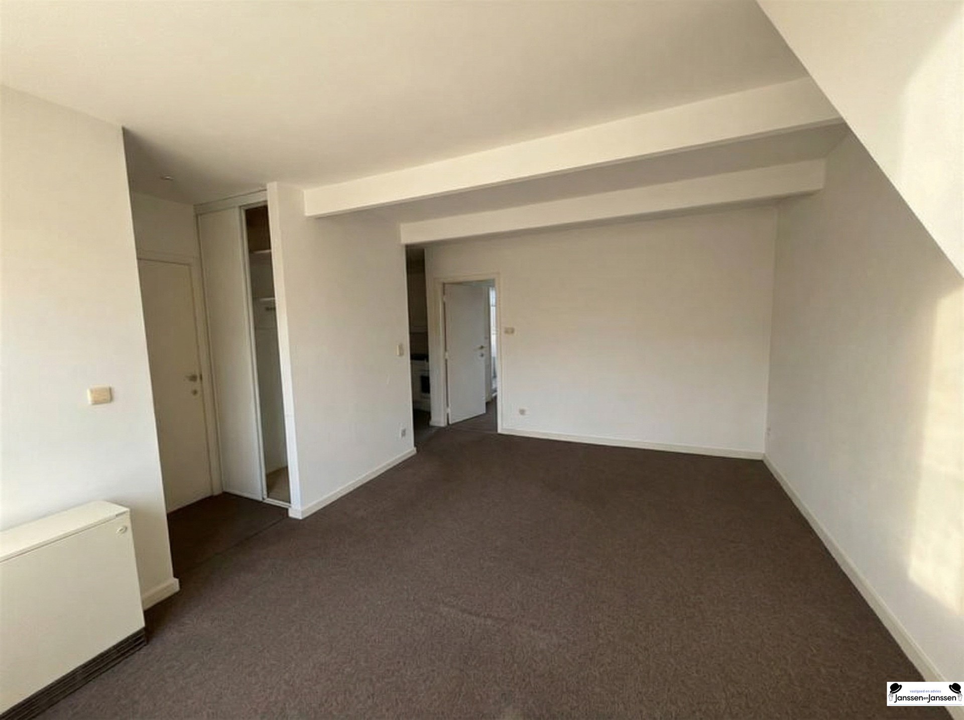 app. sous toit - photo 4