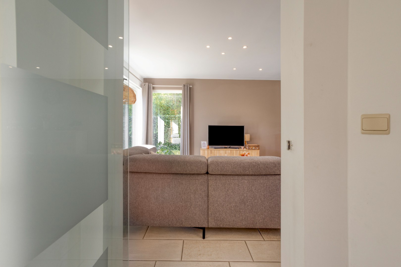 Prachtige open bebouwing met 3 slaapkamers in een rustige buurt! - foto 4