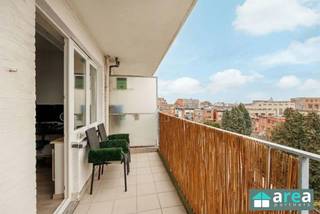 Dit instapklaar en centraal gelegen appartement is gelegen op de grens van Borgerhout en Deurne. In de directe omgeving vindt u tal van...