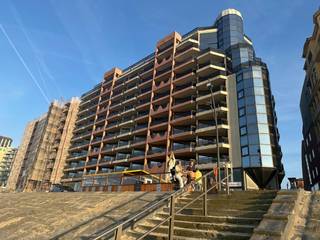 Interessante prijs en in perfecte staat. Ook mooie recente meubels inbegre Indeling inkom, living met keuken, bergruimte , groot terras ,...