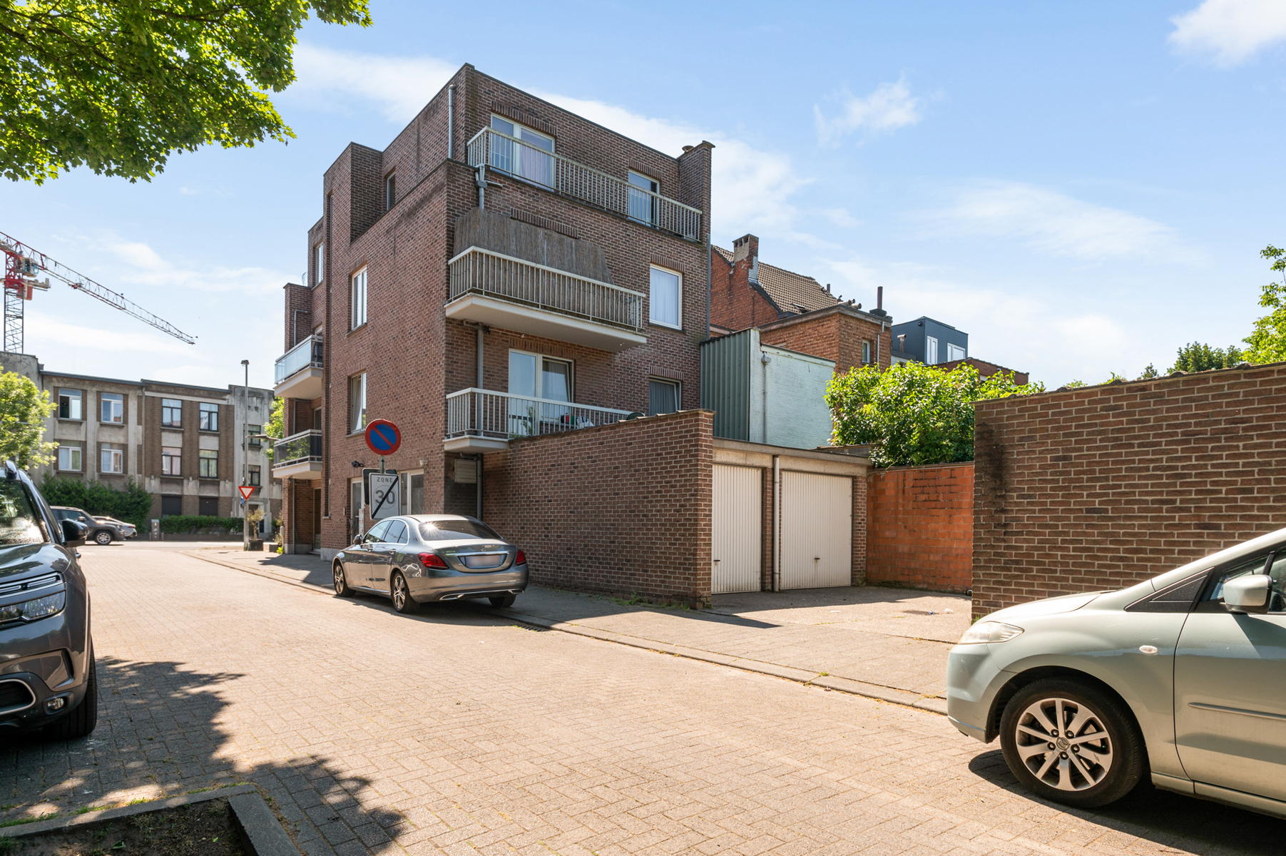 Huis te koop in Antwerpen met 6 slaapkamers - foto 2