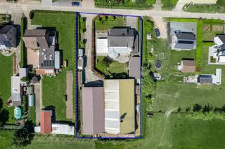 Avis aux indépendants ! Belle maison d'entreprise avec hangar spacieux, idéalement située à Onze-Lieve-Vrouw-Waver, dans une rue résidentielle...