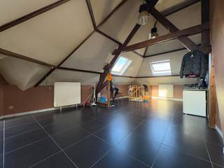 In een kleinschalige residentie, op wandelafstand van het centrum, het station en openbaar vervoer, bevindt zich dit aangename...