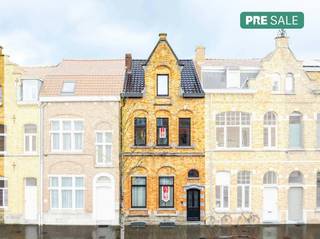 kwalitatief vernieuwde woning te koop in het centrum van Ieper. Dit prachtige huis beschikt over 3 slaapkamers, een ruim overdekt terras en een...