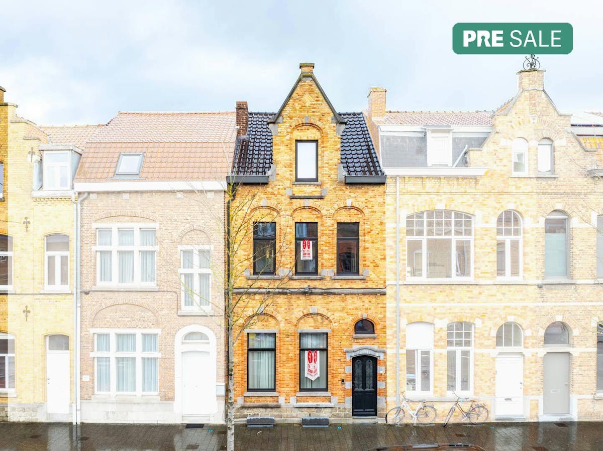 Gerenoveerd huis te koop in Ieper centrum - foto 1
