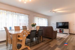 HOBOKEN | RESIDENTIE ZWALUWENHOF | INSTAPKLAAR APPARTEMENT MET TWEE SLAAPKAMERS EN GARAGE | EPC B |Indeling als volgt: inkomhal - woonkamer -...