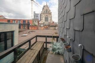 Informatie woningDeze uitzonderlijke woning is gelegen in een rustige straat in het hart van Antwerpen, op wandelafstand van alle stadsvoorzieningen,...