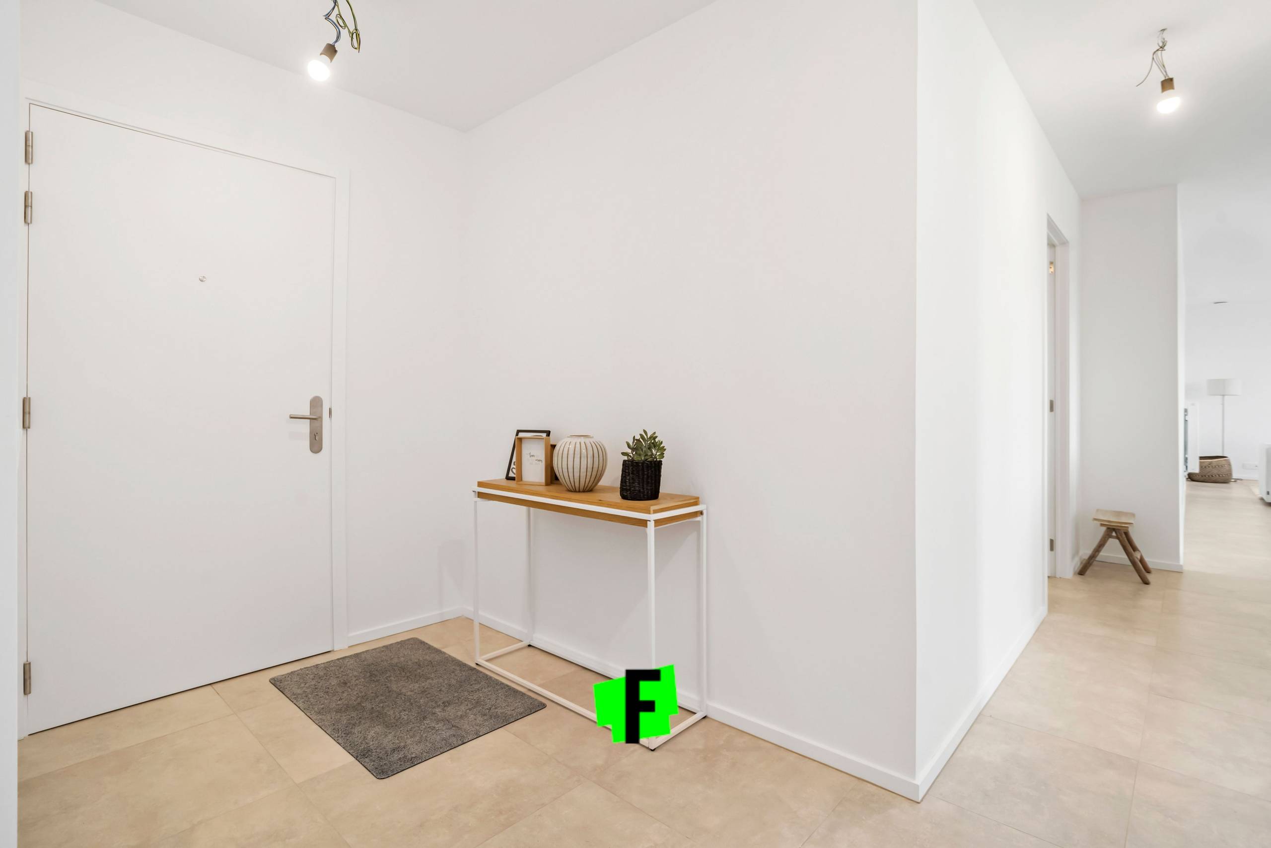 Ruim appartement met groot terras in centrum Diksmuide te koop - foto 4