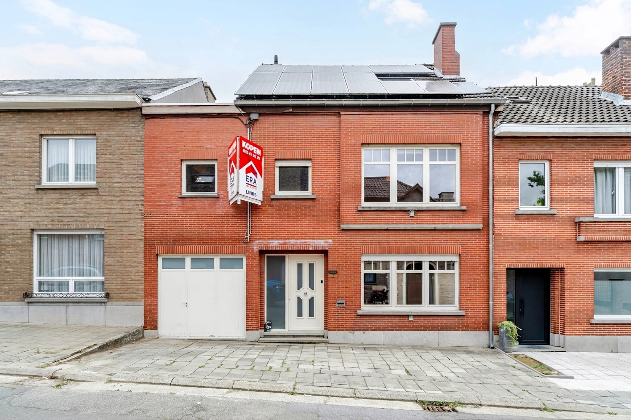 Ruime gezinswoning met 5 slaapkamers, garage en tuin - foto 1