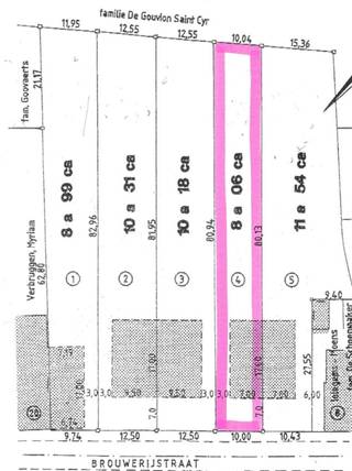 Ontdek dit prachtige bouwperceel in het rustige Heffen, met een oppervlakte van 806 m². Gelegen in een aangename woonwijk, biedt dit perceel een uitstekende kans om een halfopen bebouwing te realiseren. Het perceel heeft een breedte van 10 meter en een diepte van 80 meter, wat zorgt voor een tal van mogelijkheden. Er is geen bouwverplichting.