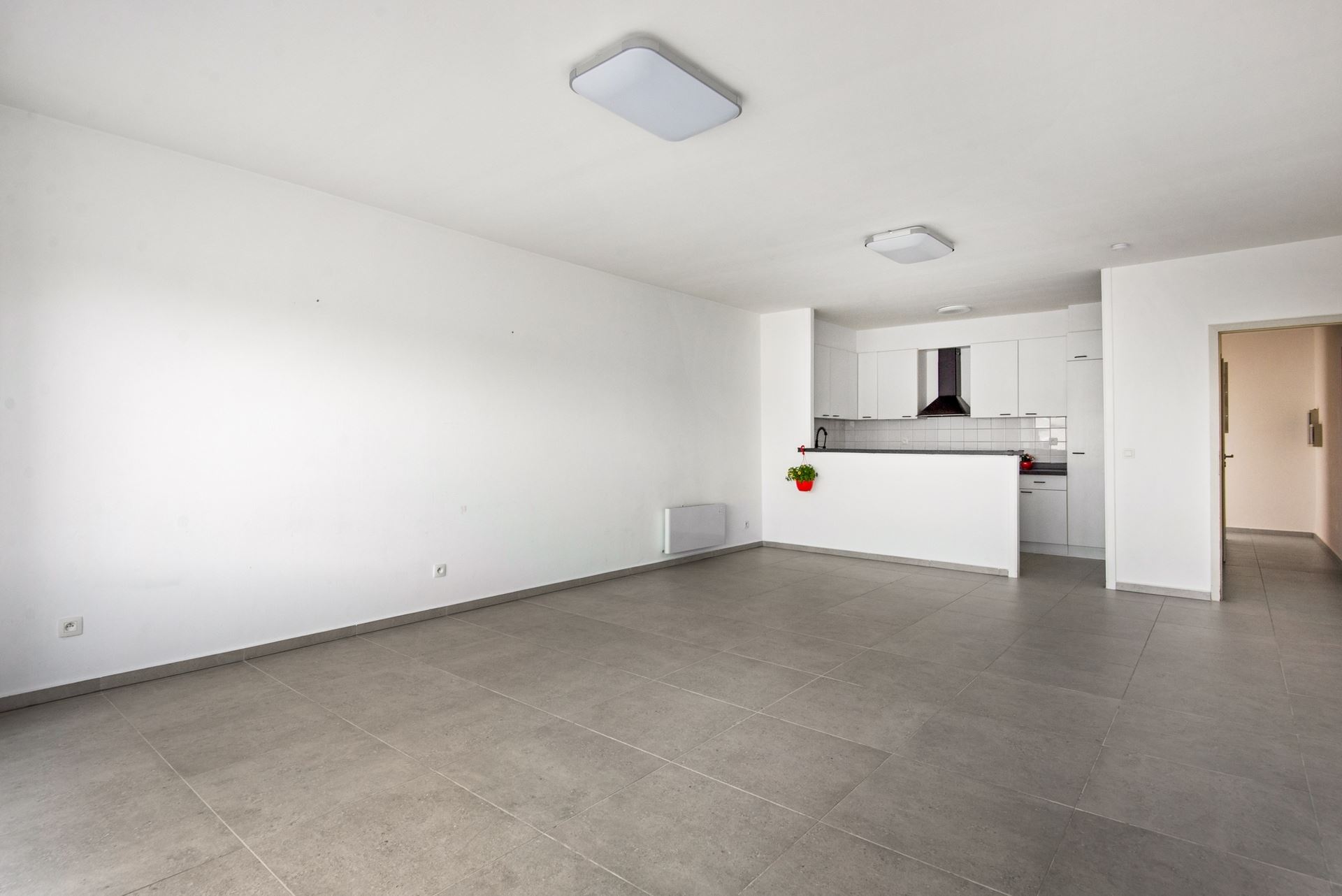Smaakvol gerenoveerd appartement met terras en optionele garage - foto 2