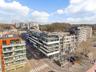 Exclusief luxe appartement (120 m²) met ruim terras (75m²) gelegen in het centrum van Genk, inclusief dubbele staanplaats en ruime kelderberging in...