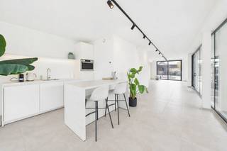 Energiezuinig handelspand met parking, op topligging in het centrum van PoppelDeze recente en instapklare handelsruimte van ca. 60 m² combineert...