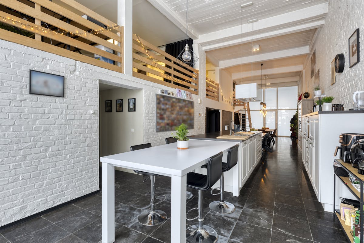 Unieke loft met 5 kamers te koop in centrum Desselgem - foto 1