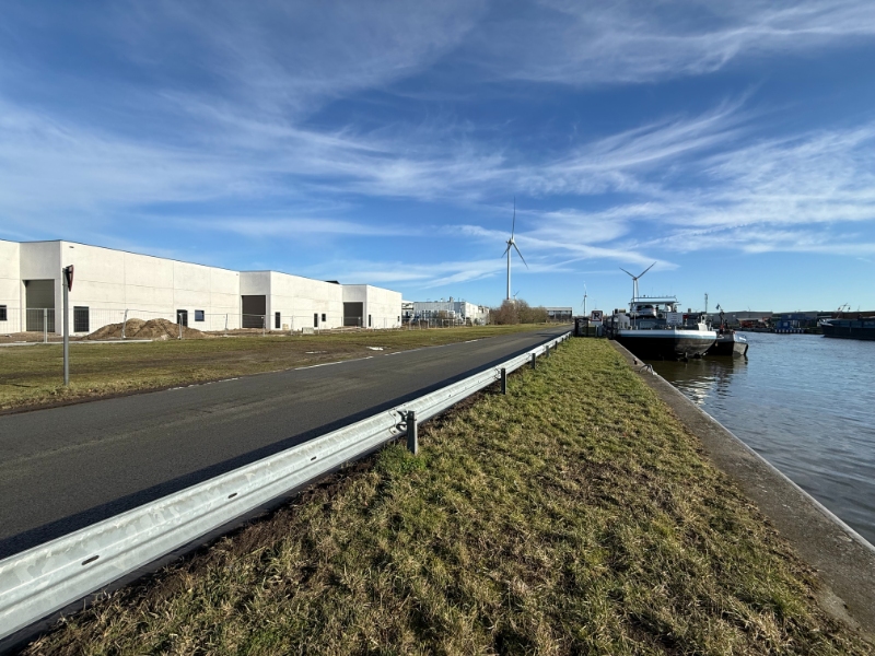 Nieuwbouw KMO-unit 380 m² + 107 m² kantoor op topligging in Evergem - foto 2