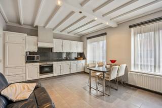 Deze sfeervolle eengezinswoning bevindt zich in het dorp Koninksem en combineert het karakter van authentieke elementen met hedendaags...