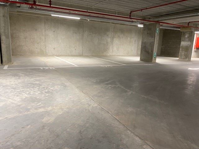Onmiddellijk beschikbare ondergrondse autostaanplaatsen te koop! - foto 2