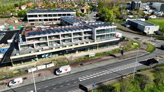 Deze handelspanden zijn gelegen op een invalsweg van Veurne met vlotte toegang tot E40, Veurne & de kust. Prachtige zichtlocatie met heel...