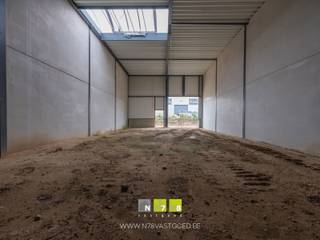 UNIT 6 VAN 204M² IN BEDRIJVENPARK GREMELSLO TE MAASEIK.KENMERKEN- oppervlakte unit: 204m²- 1 sectionaalpoort (4.00m breed x 4.20m hoog)-...