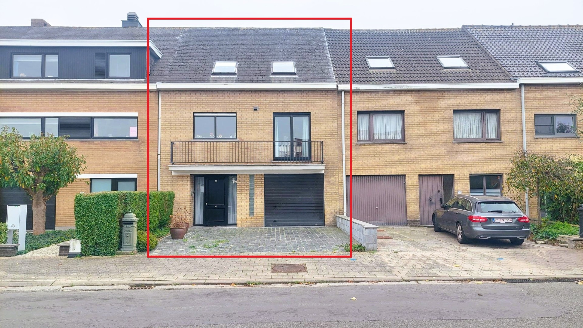 Grote bel etage woning met 5 slaapkamers, garage en zuid gerichte tuin te Bredene. - photo 1