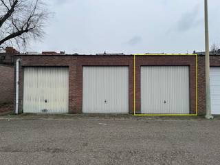 Garage spacieux et profond à louer sur Louis Selsplein à Duffel. Ce garage est facilement accessible et bénéficie d'une situation centrale.Avec une...