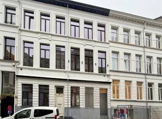 Een perfecte harmonie tussen tijdloze elegantie en hedendaags wooncomfort en dat in een van de mooiste buurten van Antwerpen-Zuid: de...