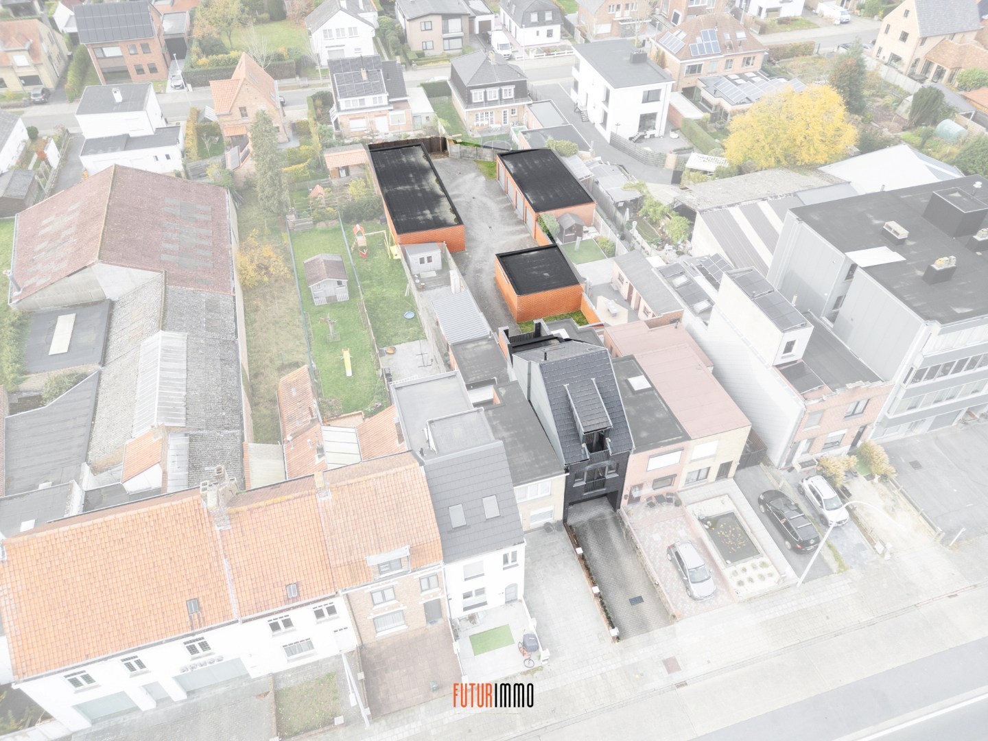 Opbrengsteigendom: duplexappartement + 12 garages - foto 2