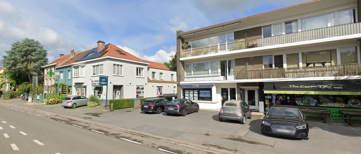 Commercieel gelijkvloers met mezzanine te koop – strategische ligging in Sint-Genesius-Rode - foto 4