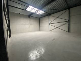 In het moderne en kwalitatieve bedrijvenpark Haaltert Park, gelegen aan de Atomveldstraat in Haaltert, bieden wij Unit 10 (met huisnummer 9) te...