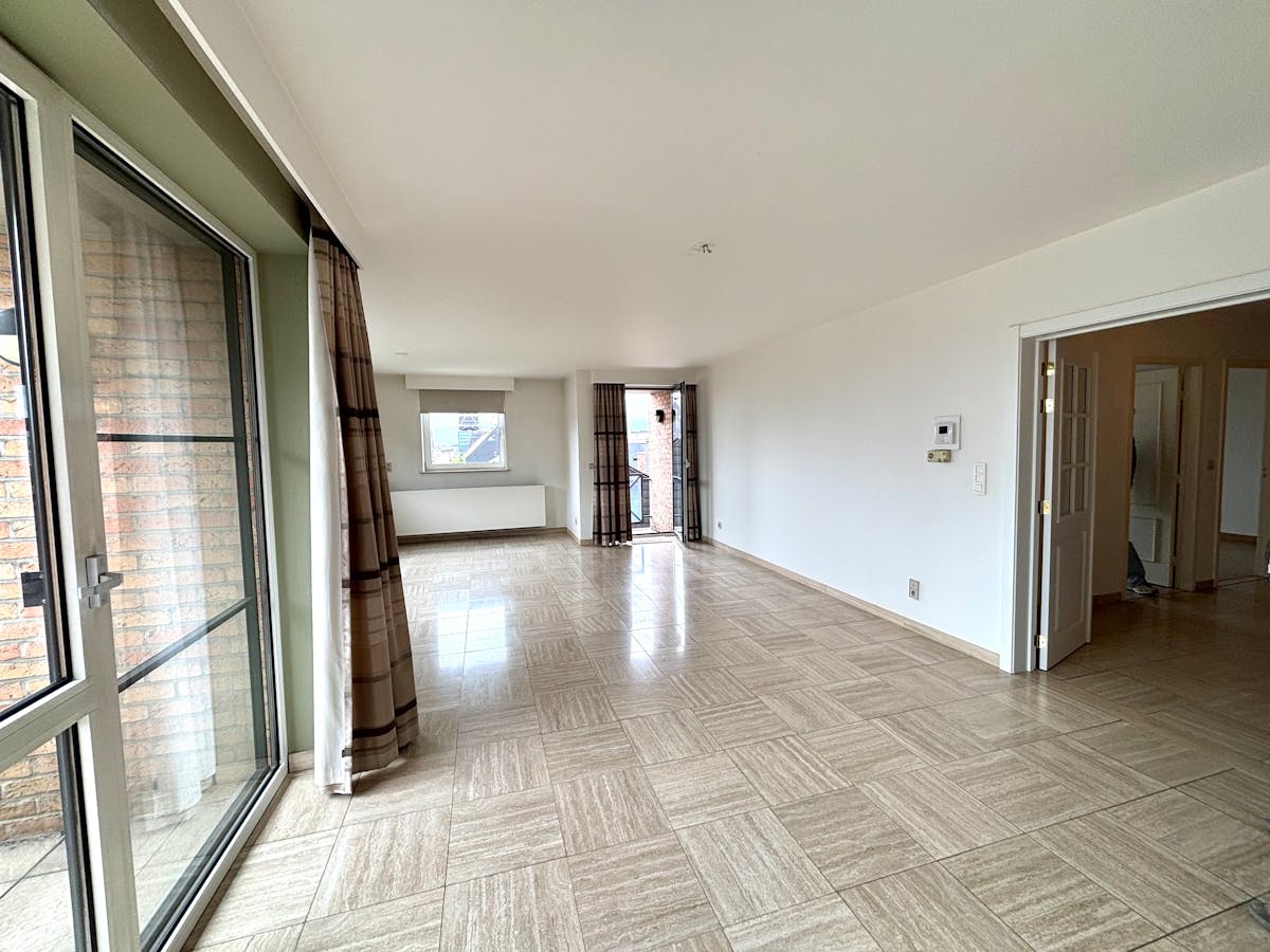 TE HUUR: Ruim appartement van 135m² in Hasselt centrum - foto 5