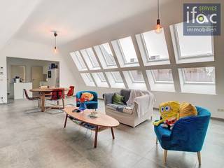 Uitzonderlijk appartement (157m²) gebouwd in 2019 met parkeerplaats en kelder in het centrum van Tienen. Dit appartement is gelegen in...