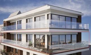 Maak kennis met Residentie Mystic, een gloednieuw en stijlvol woonproject op een uitstekende locatie in het hart van Middelkerke. Deze kleinschalige residentie telt slechts 13 appartementen en combineert hedendaagse architectuur, optimaal wooncomfort en ruime zonnige terrassen. Dit appartement is praktisch en doordacht ingedeeld en beschikt over drie slaapkamers, en een aangename buitenruimte. De strakke, tijdloze architectuur en kwalitatieve afwerking geven het gebouw een standingvolle uitstraling en maken van dit gebouw een echte blikvanger aan de Mouchottestraat en het Mouchotteplein. Ook de ligging is een absolute troef, deze residentie bevindt zich vlakbij het Epernayplein, gezellige restaurants, de zeedijk en het strand. Alles wat Middelkerke zo aantrekkelijk maakt, ligt hier binnen handbereik. Of u nu op zoek bent naar een vaste woonst, een tweede verblijf aan zee of een interessante vastgoedinvestering, Residentie Mystic biedt alles voor zorgeloos genieten aan de Belgische kust. Laat u overtuigen door dit unieke nieuwbouwproject. Contacteer ons vandaag nog voor meer informatie, beschikbare appartementen en prijzen.