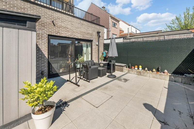 RECENT GEZELLIG RUIM GELIJKVLOERS APPARTEMENT 3 SLAAPKAMERS - AUTOSTAANPLAATS EN LEUK GROOT TERRAS - foto 2