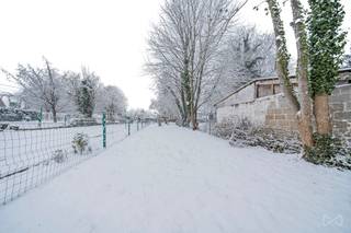 We Invest Huy vous présente cette maison 2 façades idéalement située dans le centre de Wanze.Composition :Rez-de-chaussée : cuisine (17m2), séjour...
