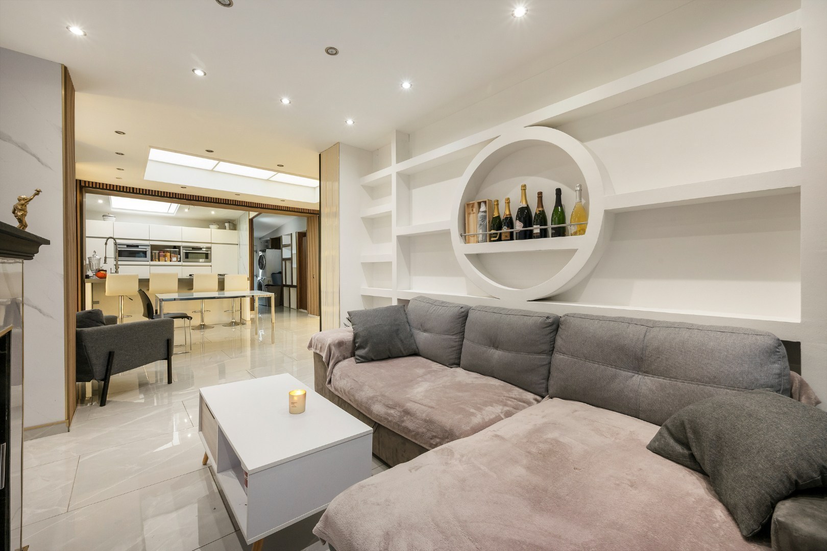 Gerenoveerde, energiezuinige woning met 4 slaapkamers, 2 badkamers en stadstuin in Menen - foto 3