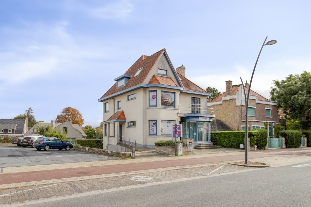 Office with residence on the Zeelaan in Koksijde - photo 1